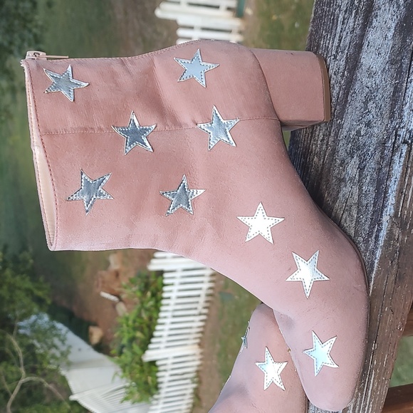 Star Tan Boots - Picture 2 of 12